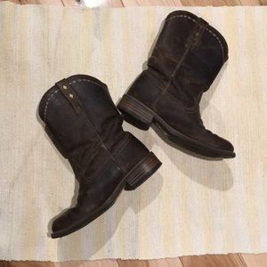 Women’s Ariat boots